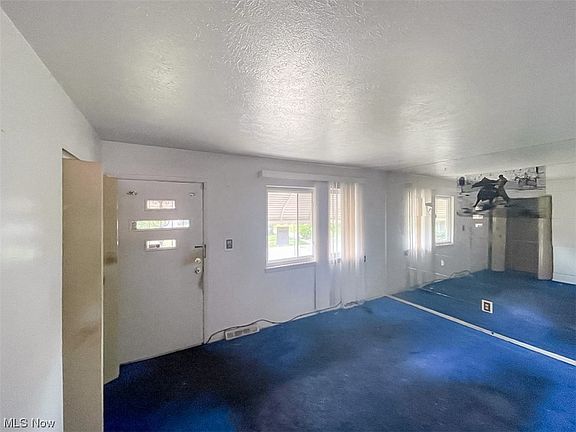 3rd image of 14513 Kingsford Ave