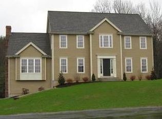 12 Highland Ln, Sturbridge, MA 01518