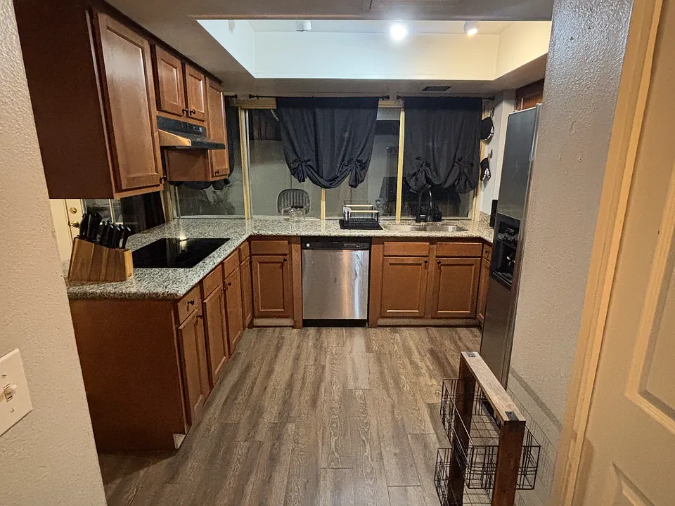 1903 W Hazelwood Pkwy
