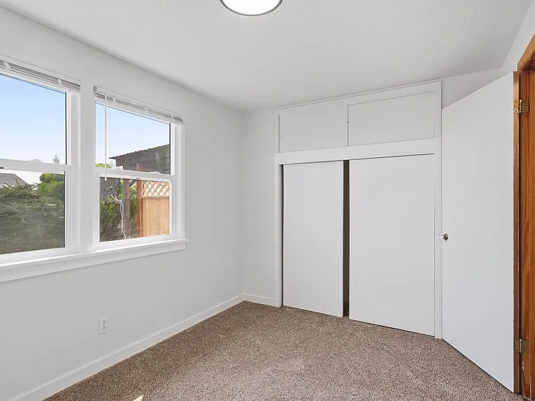 EN - 2510 / 2516 Chatham Hill Dr — Photo 12