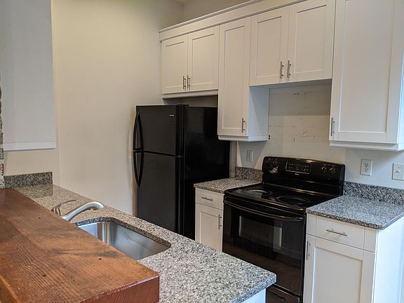 4th image of 800 W Marshall St APT 1