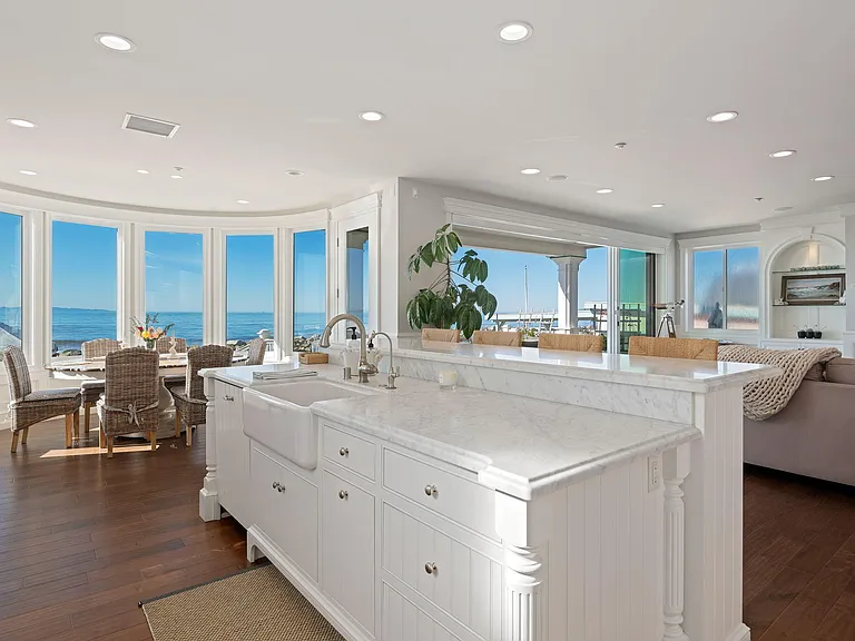 5458 Rincon Beach Park Dr — Photo 8
