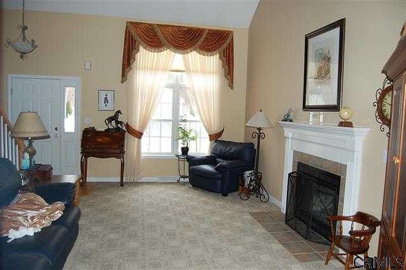 3rd image of 13 SUNDANCE Drive