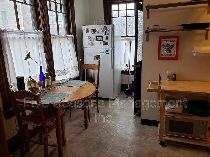 1 bed, 1.0 bath, 600 sqft, $1,750 — Photo 3