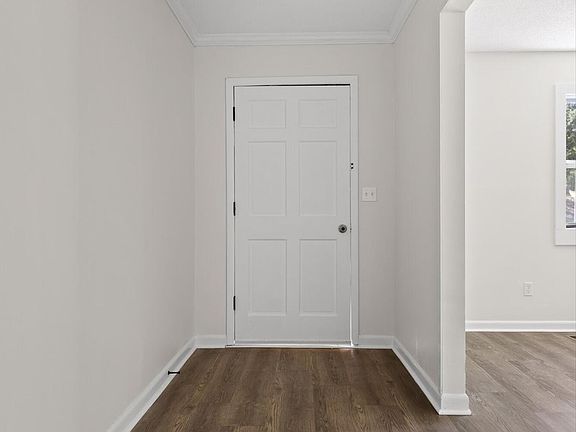 4th image of 6106 Lottie Ln