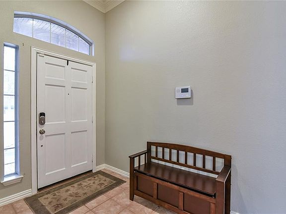 4th image of 6410 Parkmont Dr