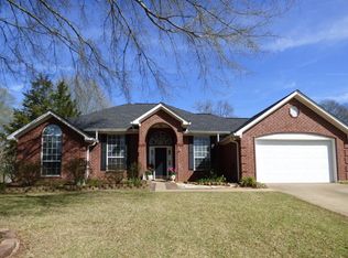 709 Oakview Dr, Nacogdoches, TX 75965