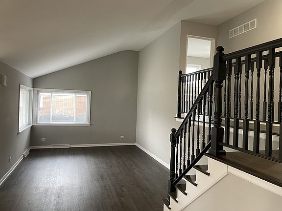5th image of 471 E Park Ave