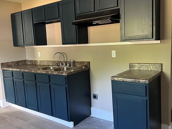 3rd image of 5803 Avenue G