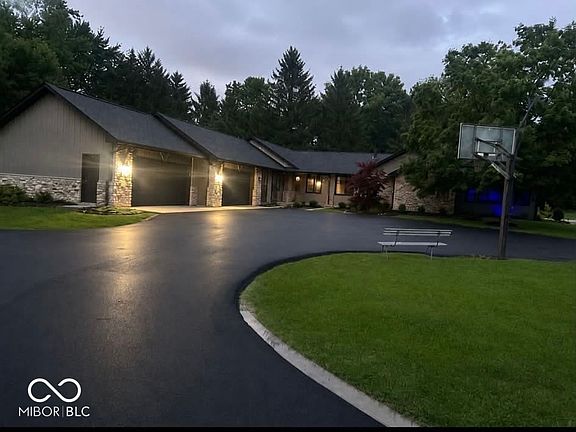 2nd image of 8637 Railroad Rd
