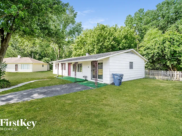 4315 Standish Dr — Photo 3