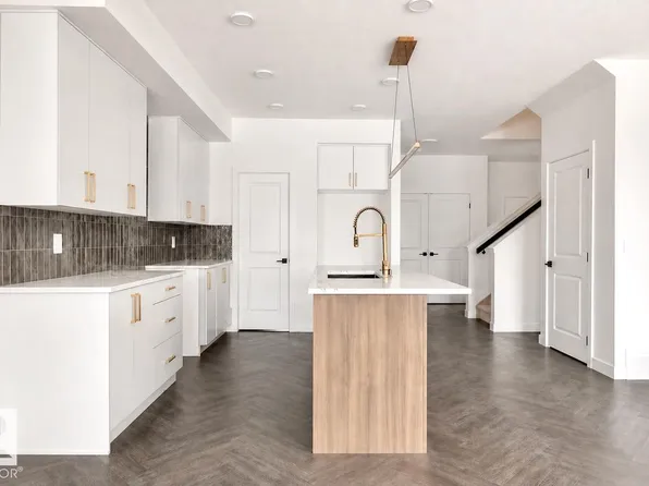 66 Cuddie Dr, Sherwood Park, AB T8H 3C8