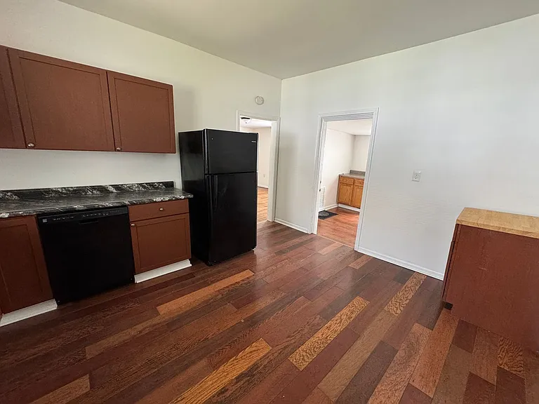 210 N Richland St — Photo 20