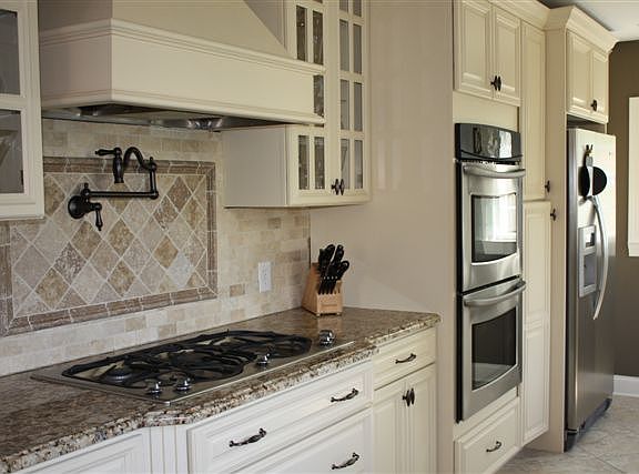 Gas Cooktop, double ovens