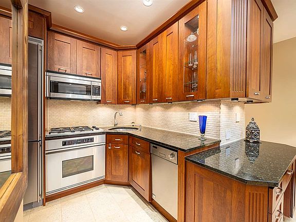 5th image of 200 Christopher Columbus Dr APT C8