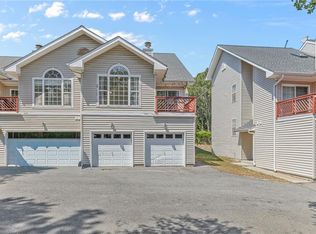 3224 Lynnhaven Dr, Virginia Beach, VA 23451