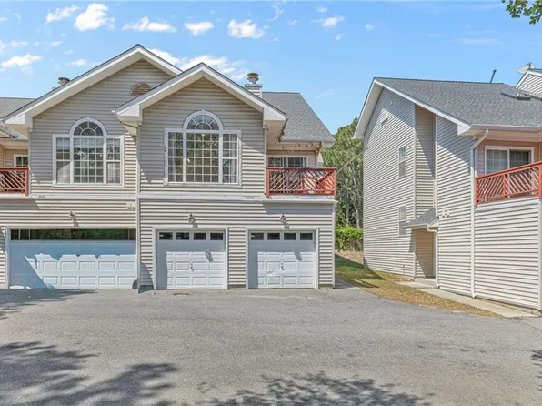 3224 Lynnhaven Dr, Virginia Beach, VA 23451