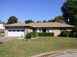 1513 W Magnolia St, Rogers, AR 72758
