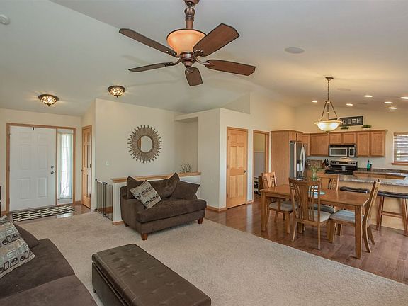 4th image of 110 Cattail Ln