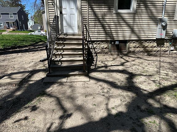 5th image of 319 Court St