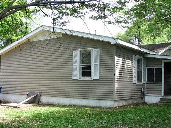 3rd image of 458 Phillips Dr
