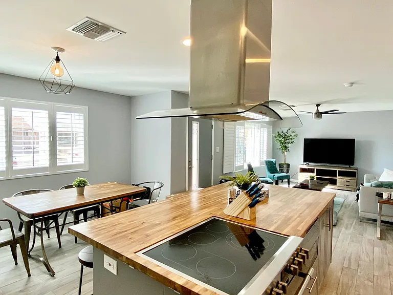 3821 N 85th Pl — Photo 4
