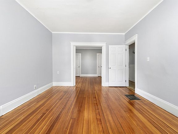 4th image of 145 Welles Ave