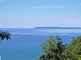 6 Vantage Pointe #6, Glen Arbor, MI 49636