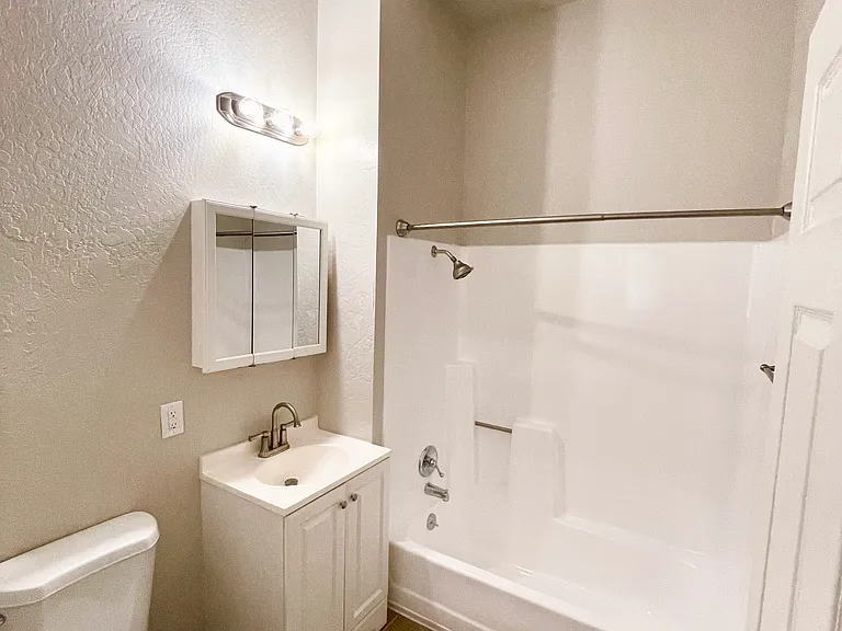 1337 N Madison St #8 — Photo 7