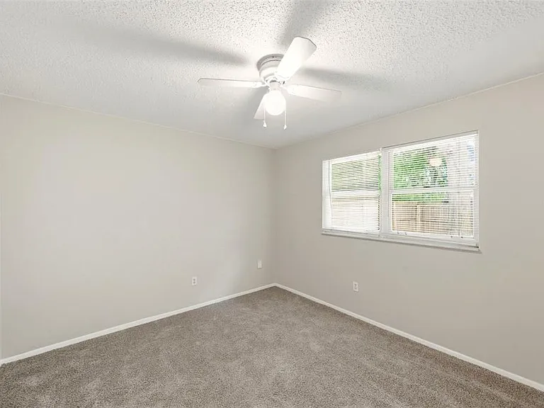 8124 Omaha Cir — Photo 29