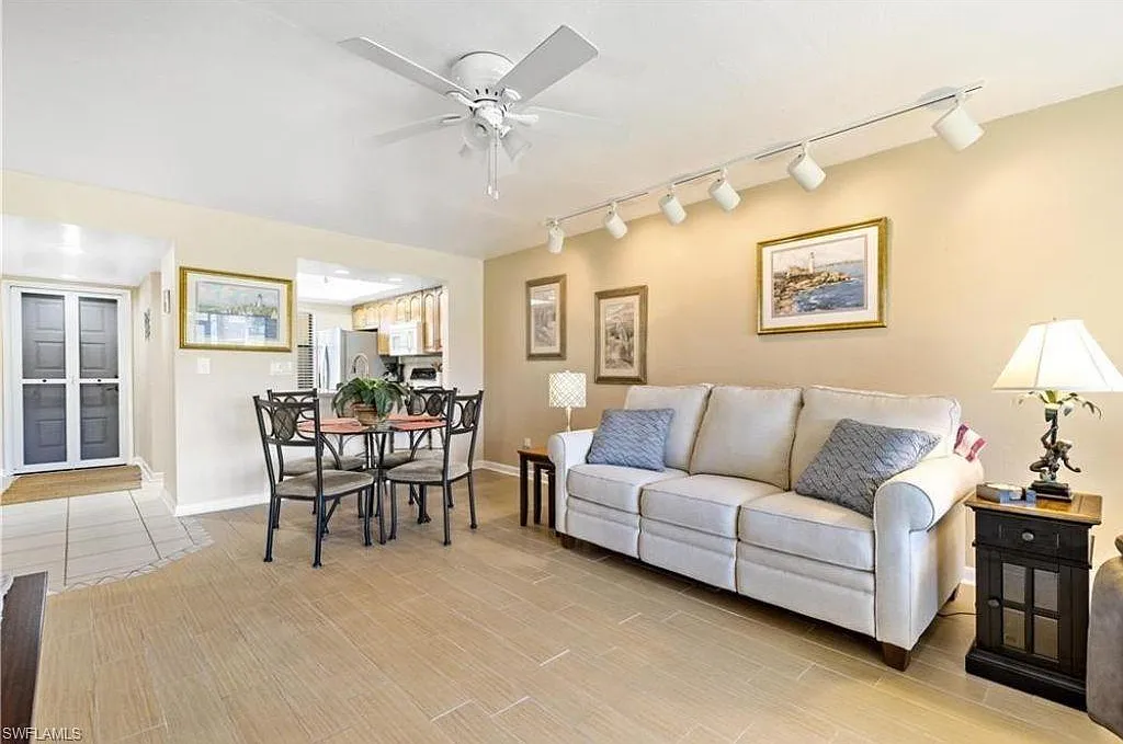 2 bed, 1.0 bath, 766 sqft, $1,700 — Photo 1