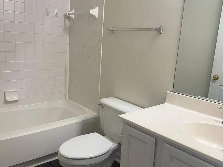 2202 Commissary Cir #208 — Photo 15