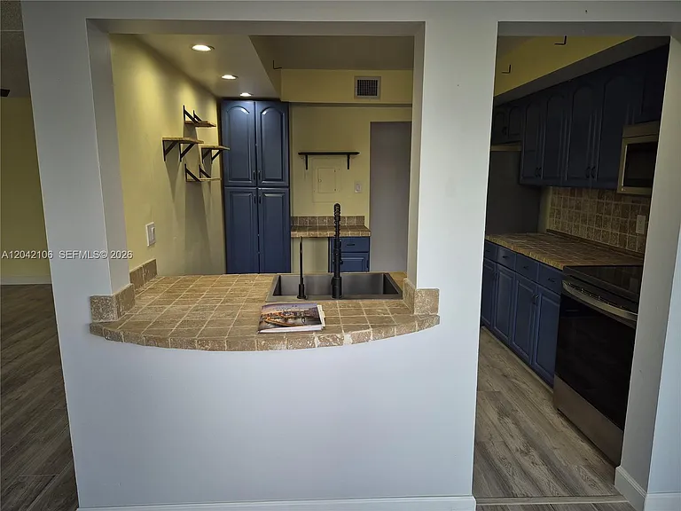 16565 NE 26th Ave #2E — Photo 7
