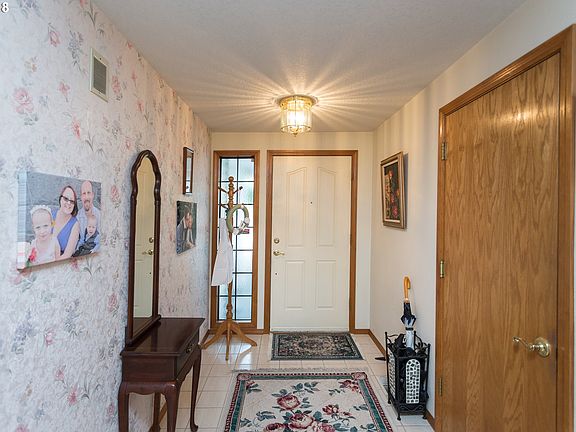 4th image of 3219 SE Spyglass Dr