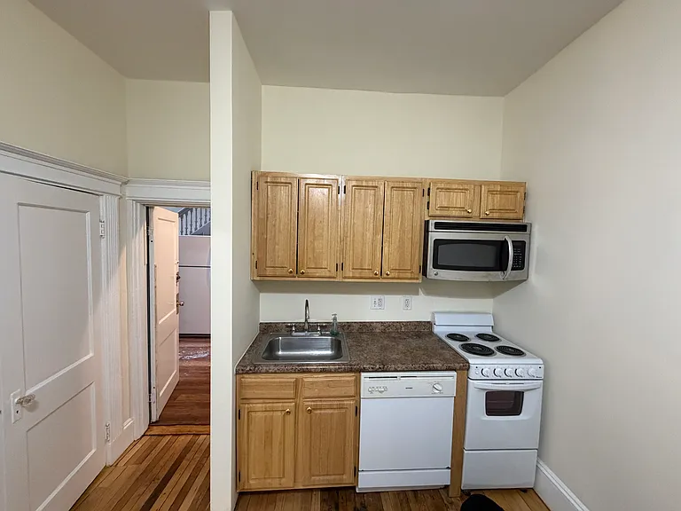 1318 Commonwealth Ave #8 — Photo 5