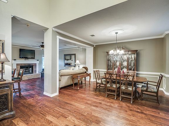 5th image of 219 Cove Dr