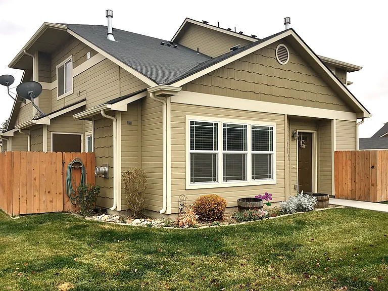9157 W Brogan Dr — Photo 1
