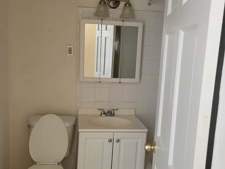 400 Church St #1 — Photo 5