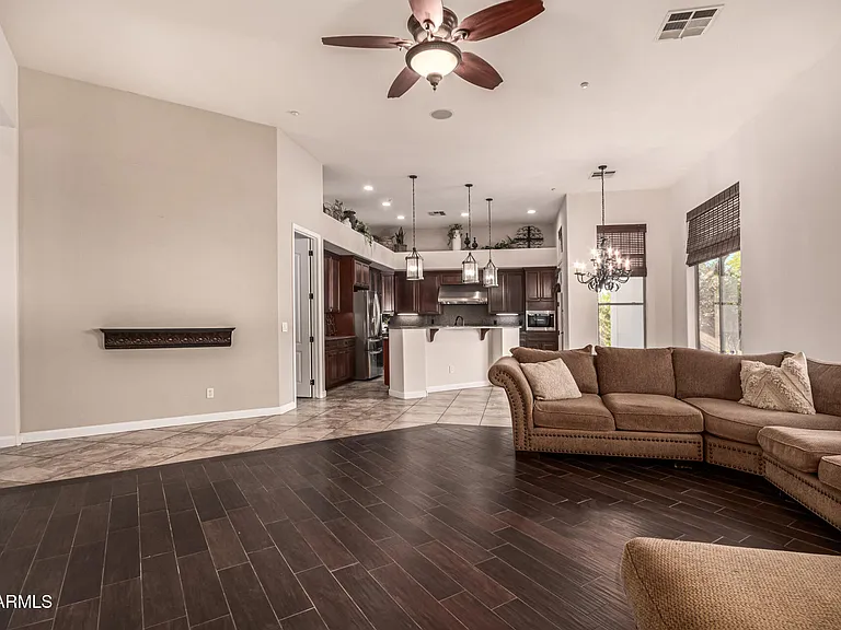 9246 W Molly Ln — Photo 15