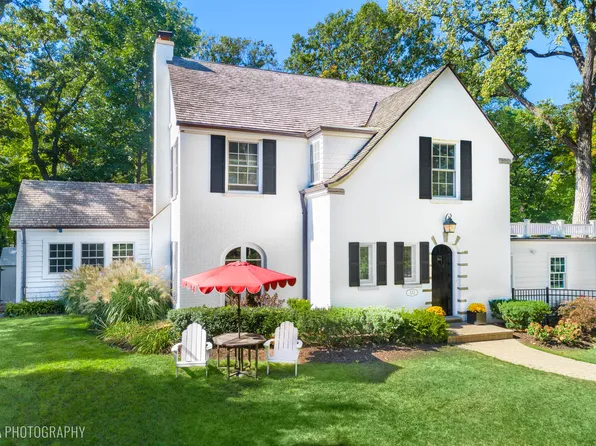 372 Ravine Park Dr, Lake Forest, IL 60045