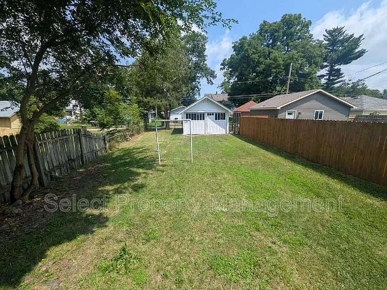 1148 W Packard Ave — Photo 25