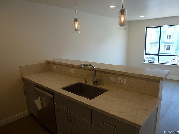 4th image of 1371 Broadway