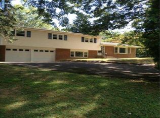 3905 Glendale Rd, Huntingdon Valley, PA 19006