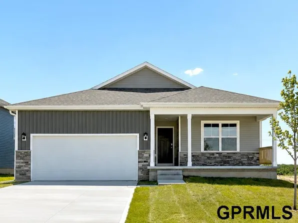 13304 S 66th Ave, Papillion, NE 68133