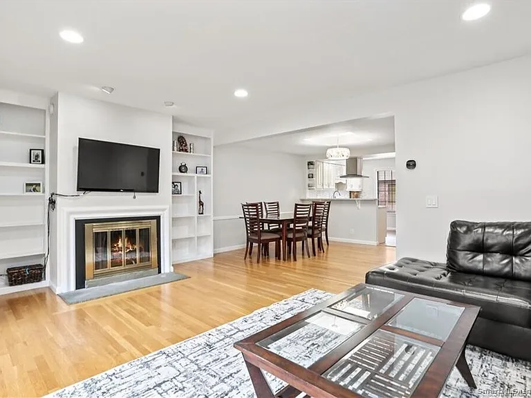 237 Strawberry Hill Ave #42 — Photo 4