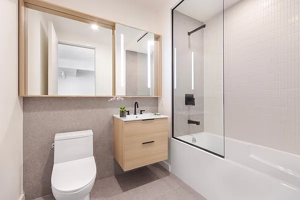 Rented by LL Real Estate Services | media 35