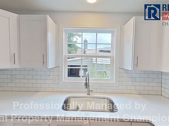5th image of 1005 Chestnut St