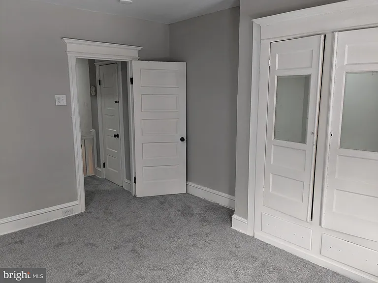 1261 Chase St — Photo 11