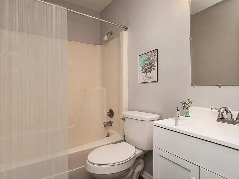 Englewood Villas & Residences — Photo 10