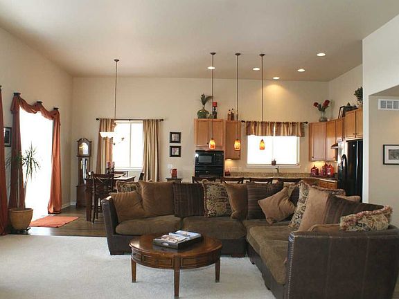 Open and Bright Floor Plan